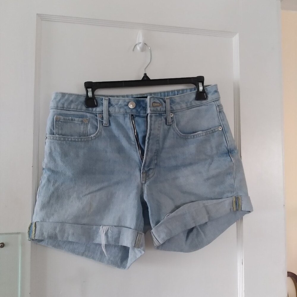 Free Assembly women's faded denim shorts size 8 , 5 pocket,  fair/good condition